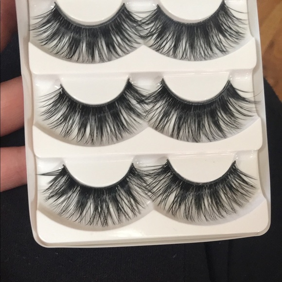 Blow me away / Super long lashes 🖤 - Picture 2 of 3